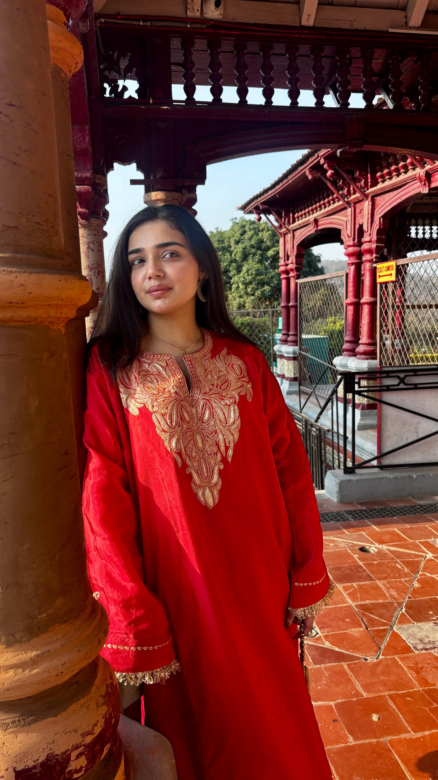 Laal ishq